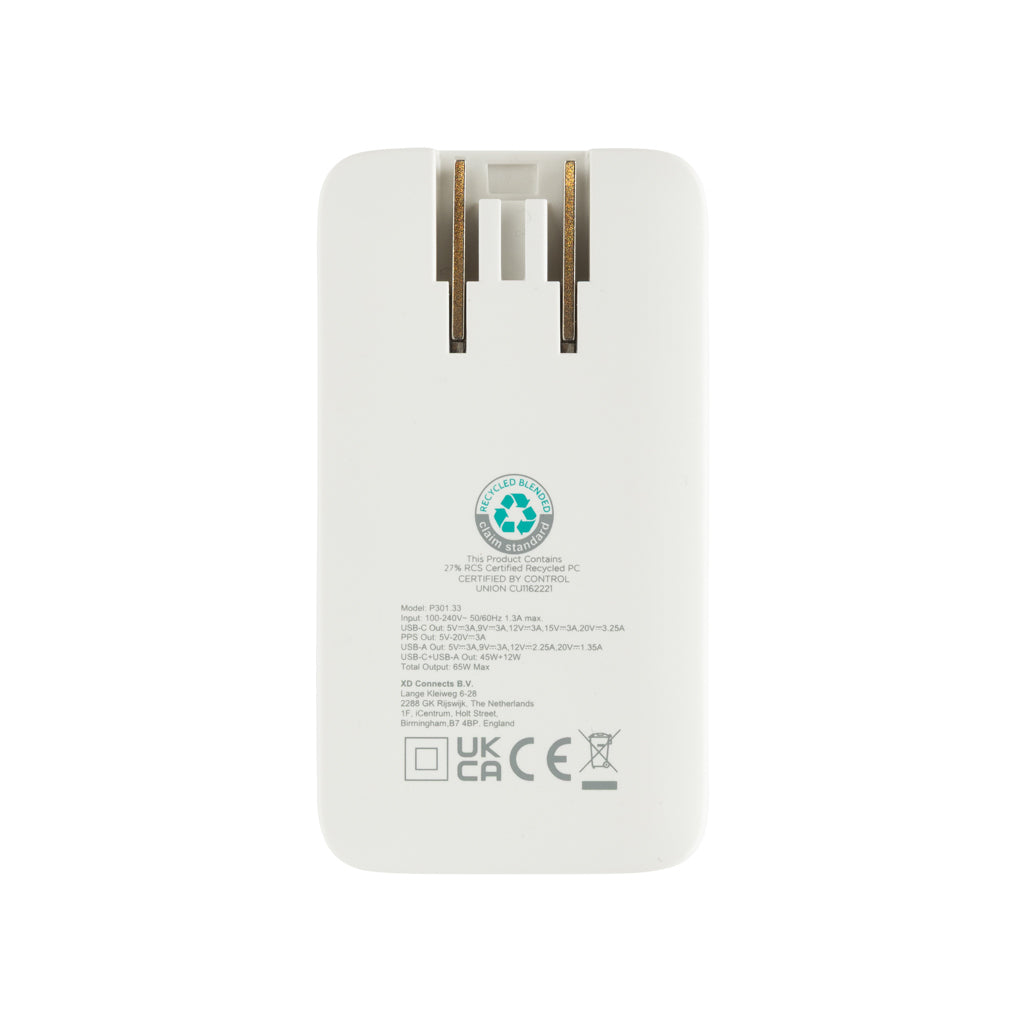 Fluxo RCS 65W flat GAN charger with universal connectors