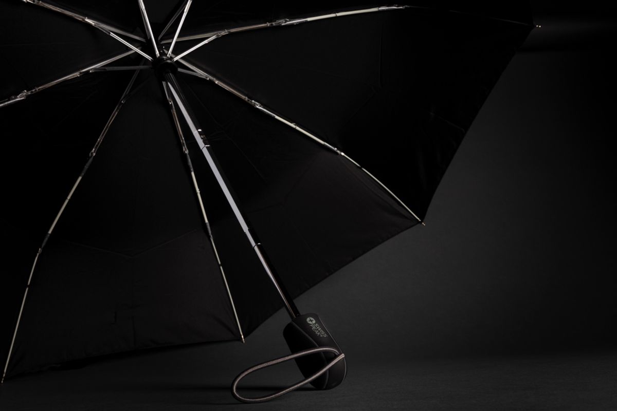 Swiss Peak Aware™ Traveller 21” Automatic Umbrella