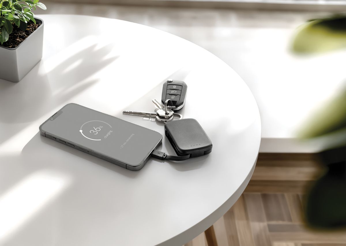 Nexo Rcs Keychain 2000 Mah Powerbank With Integrated Cables