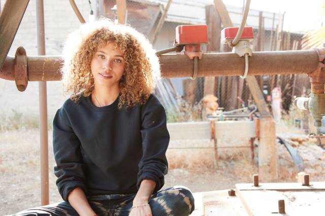562M