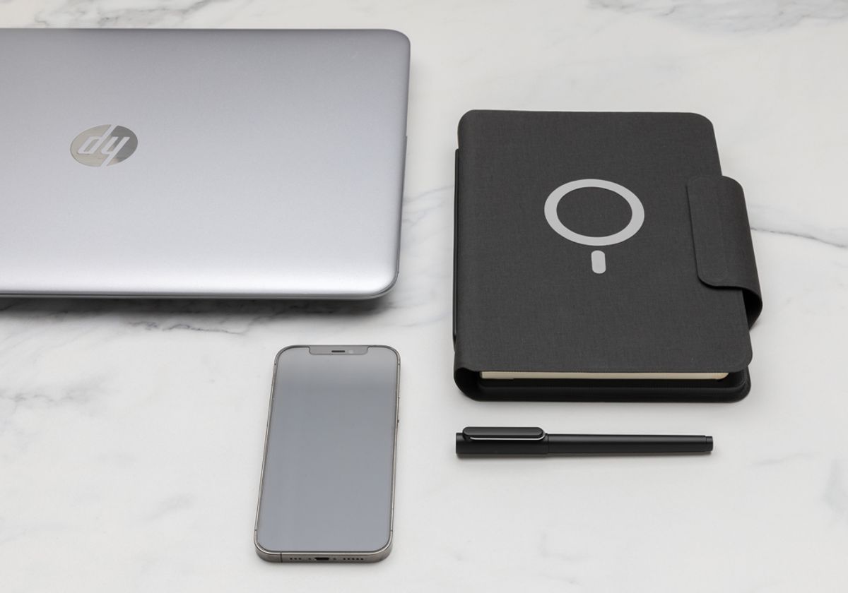 Artic Magnetic 10W Wireless Charging A5 Notebook
