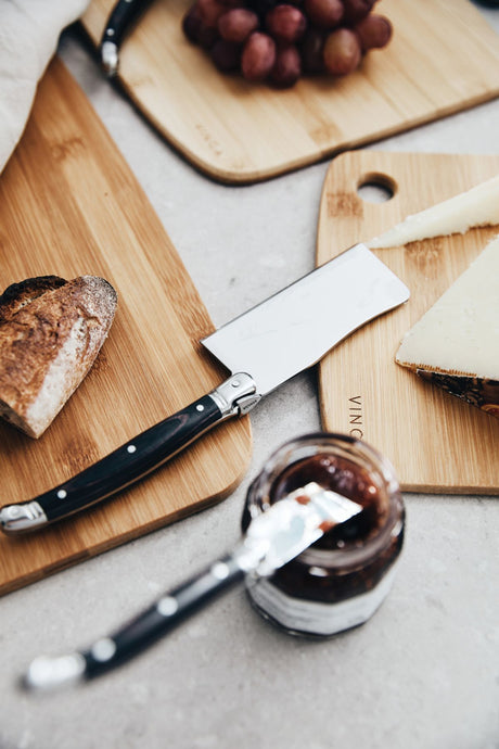 Vinga Gigaro Cheese Knives