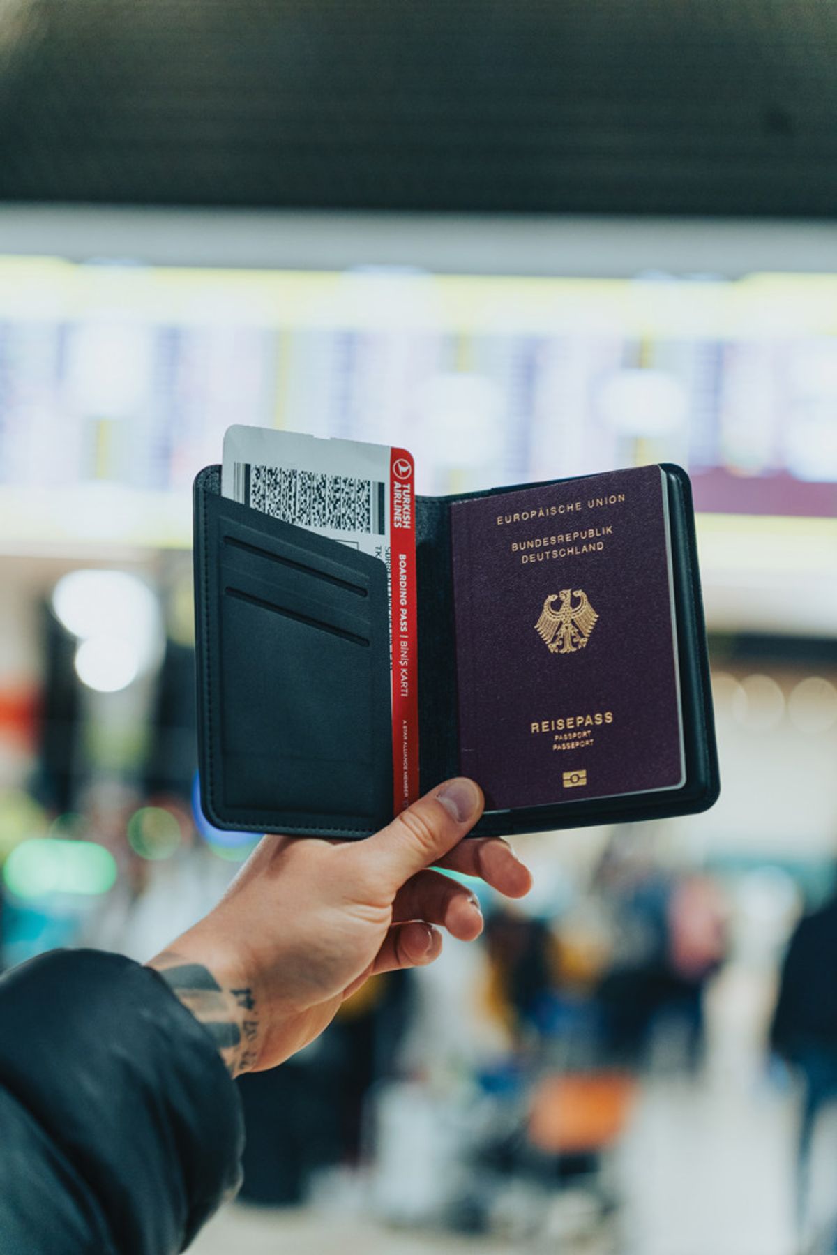 Travelfinder Rcs Passport Holder Worldwide Locating