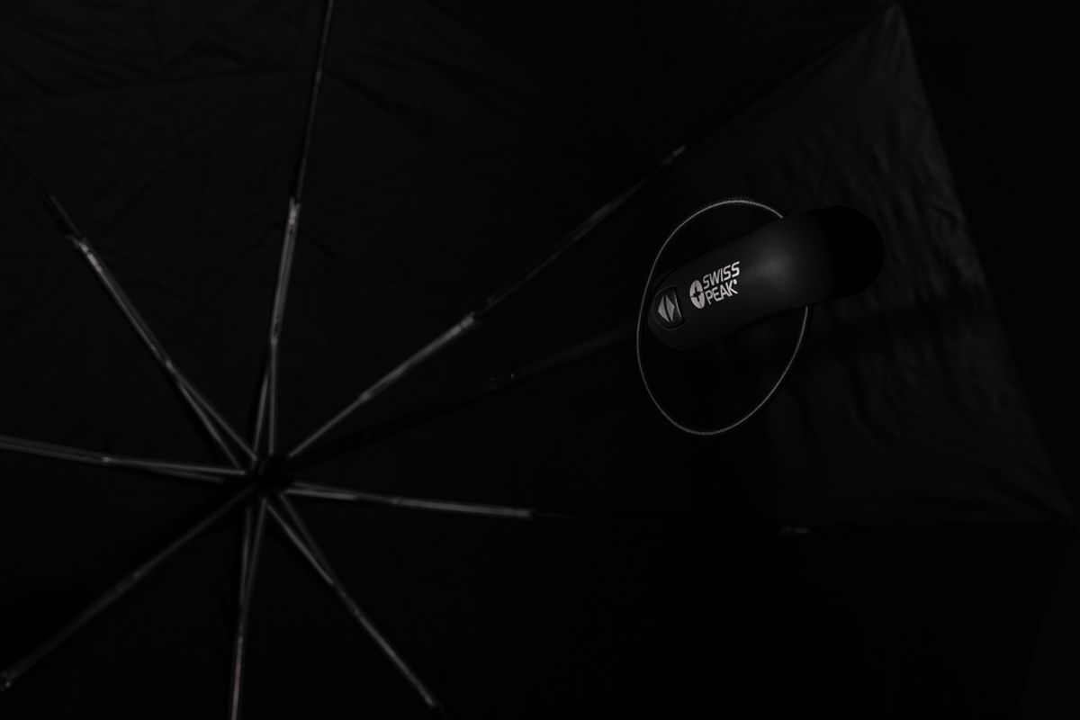 Swiss Peak Aware™ Tornado 27” Pocket Storm Umbrella