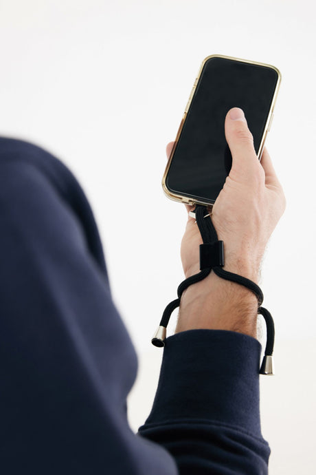 Carryloop Rcs Recycled Pet Adjustable Phone Holder Wristlet