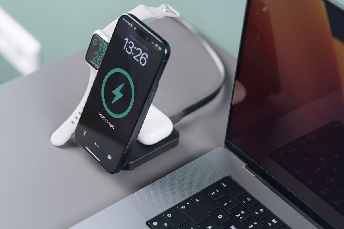 Urban Vitamin Arcadia Rcs Rplastic 15W 3In1 Magnetic Charger
