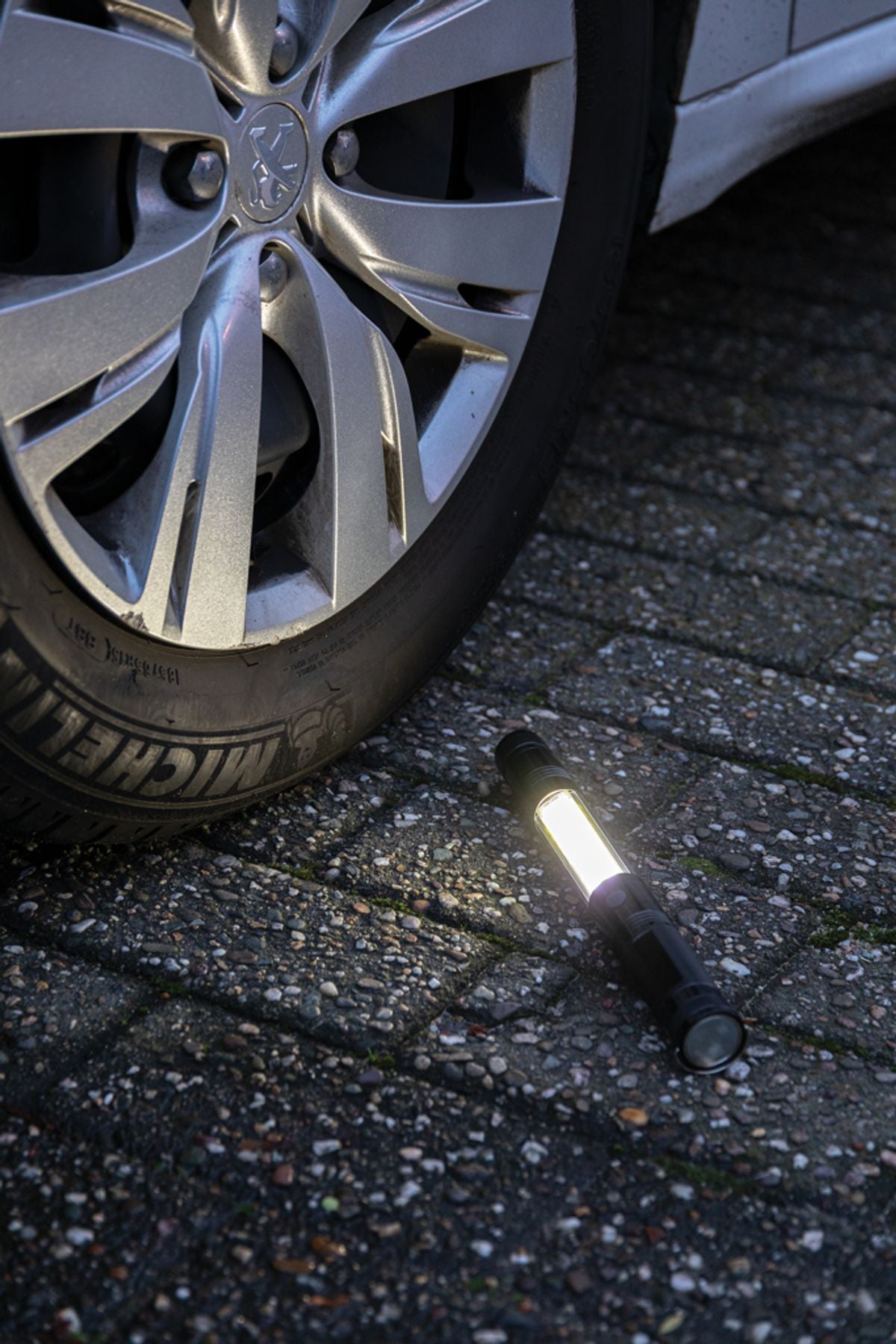 Large Telescopic Light With Cob