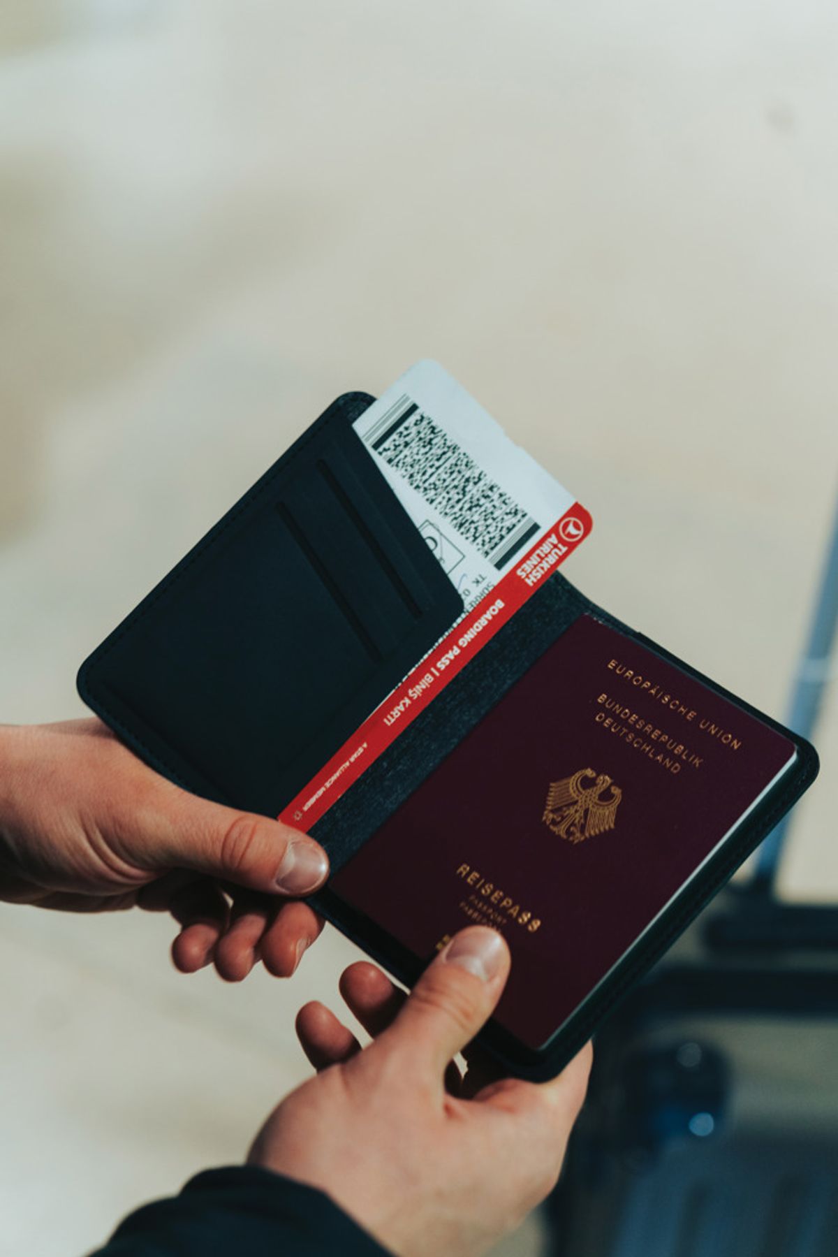„Travelfinder Rcs“ pasu turētājs – atrašanās vietas noteikšana visā pasaulē