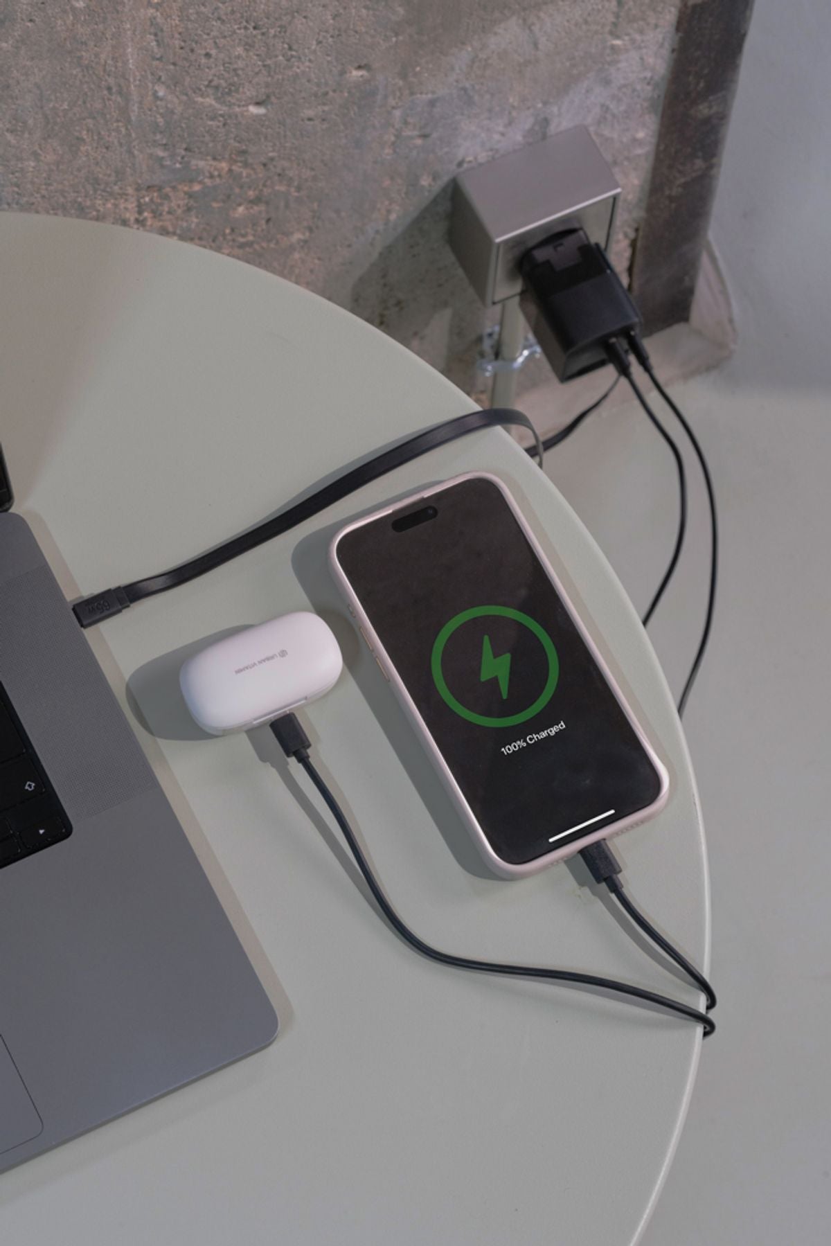 Urban Vitamin Mendocino 65W Gan Charger Retractable Cable