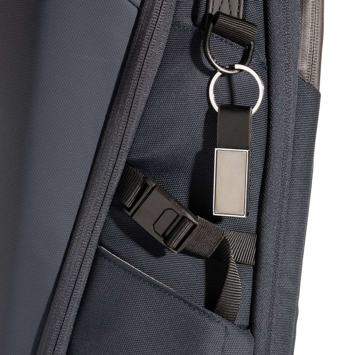 Luxury Pu Keychain Rcs Recycled Zinc Alloy