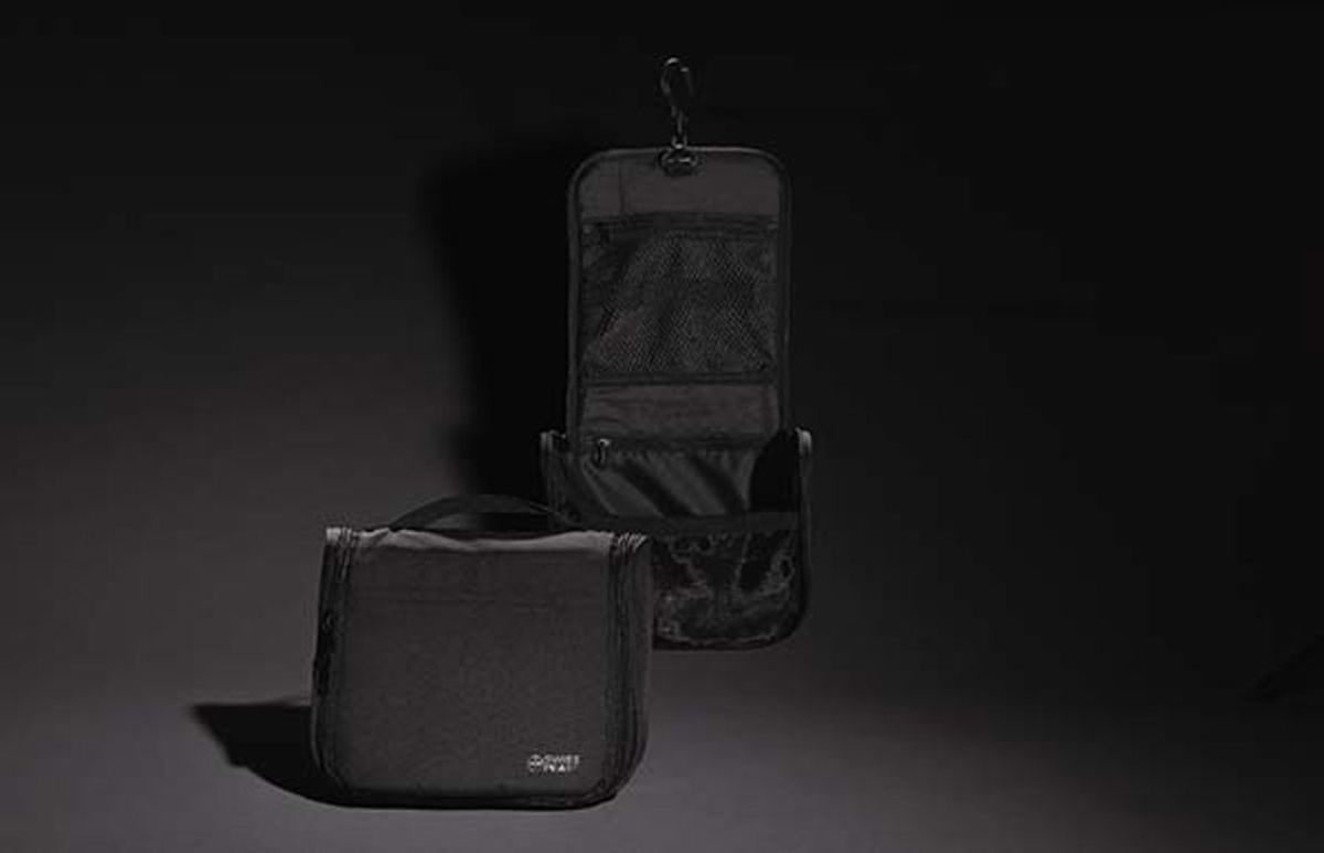 Swiss Peak Lohan Aware™ Toiletry Bag