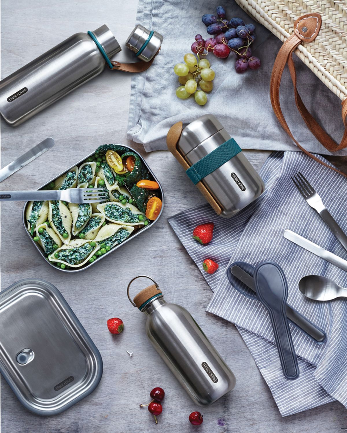 Black+Blum Insulated Water Bottle Large