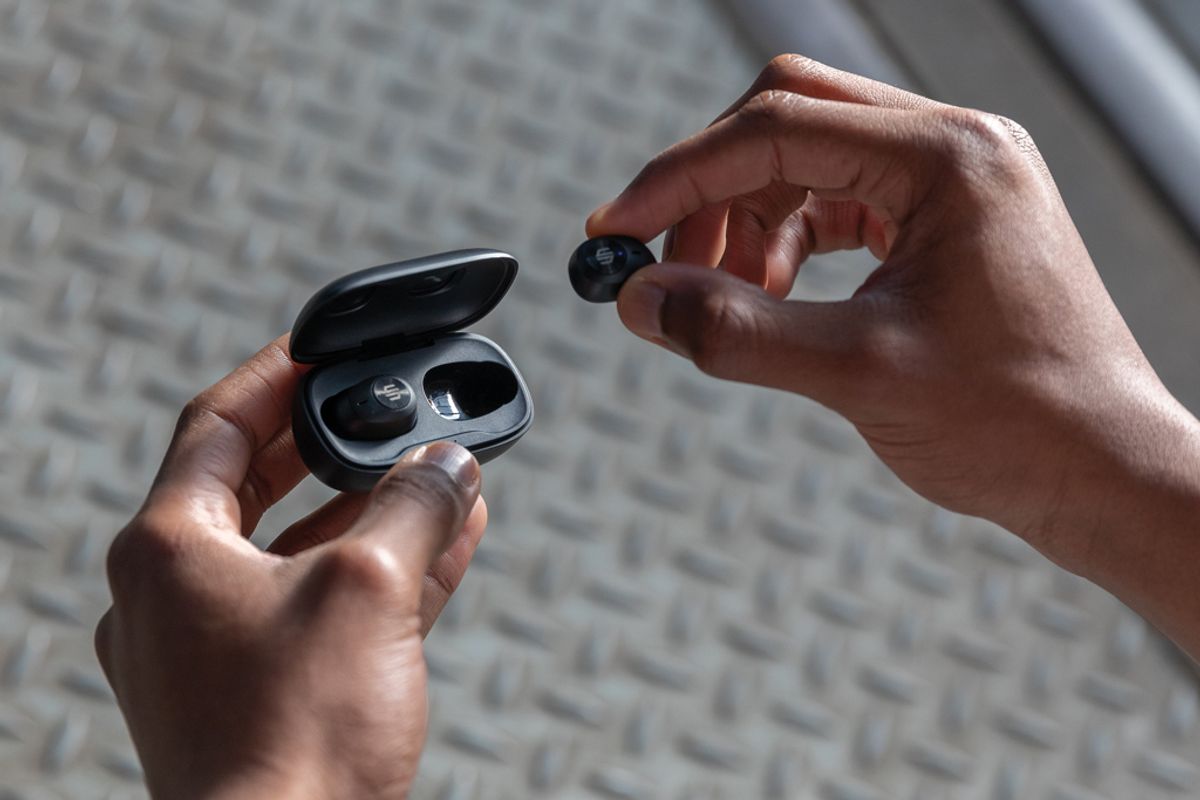 Urban Vitamin Palm Springs Rcs Rplastic Enc Earbuds