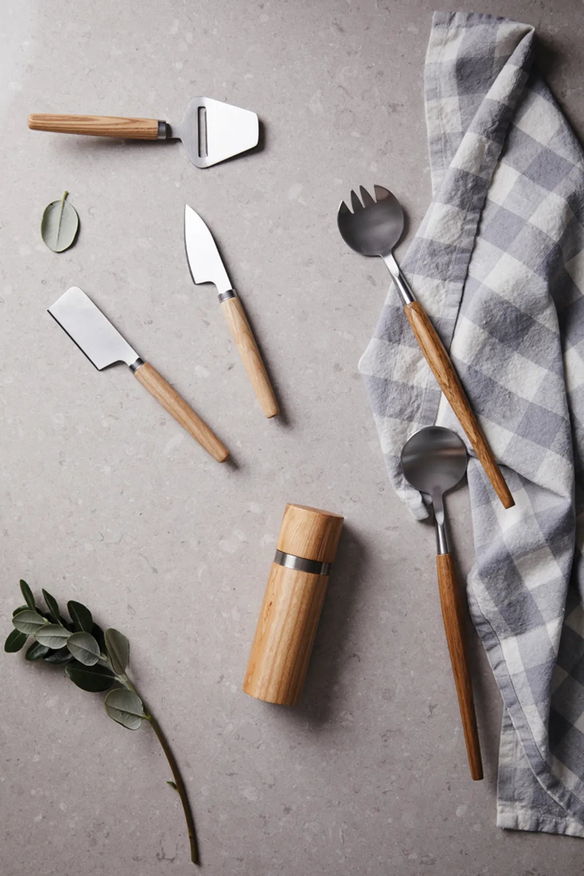 Vinga Retro Serving Cutlery